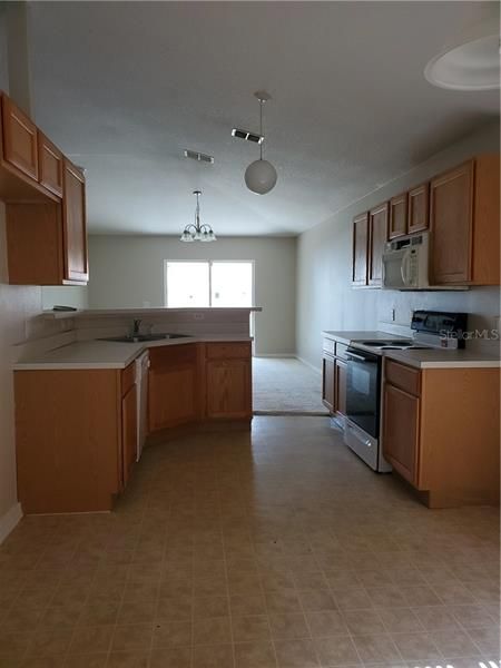 Recently Rented: $1,000 (3 beds, 2 baths, 1632 Square Feet)