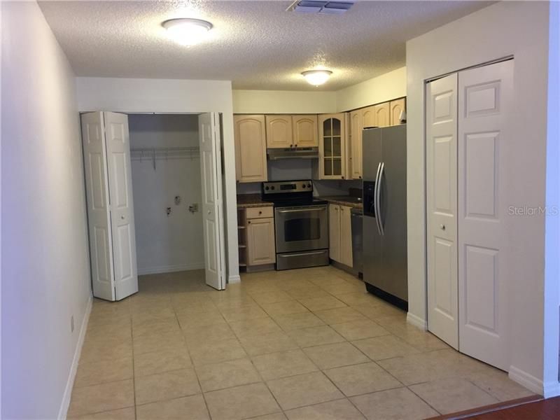 Recently Rented: $700 (2 beds, 1 baths, 808 Square Feet)