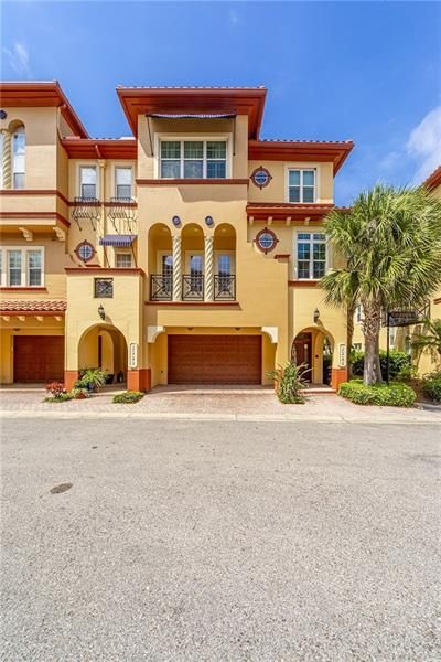 Recently Sold: $1,195,000 (3 beds, 2 baths, 3050 Square Feet)