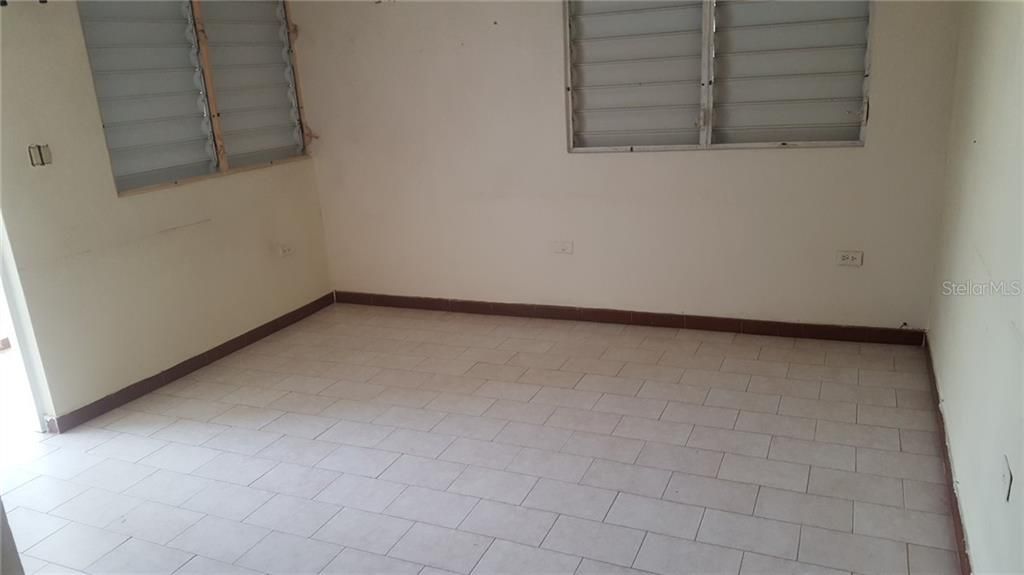 Vendido Recientemente: $59,900 (3 camas, 1 baños, 900 Pies cuadrados)