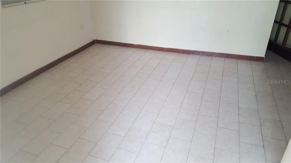 Vendido Recientemente: $59,900 (3 camas, 1 baños, 900 Pies cuadrados)