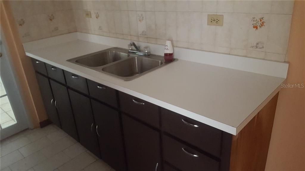 Vendido Recientemente: $59,900 (3 camas, 1 baños, 900 Pies cuadrados)