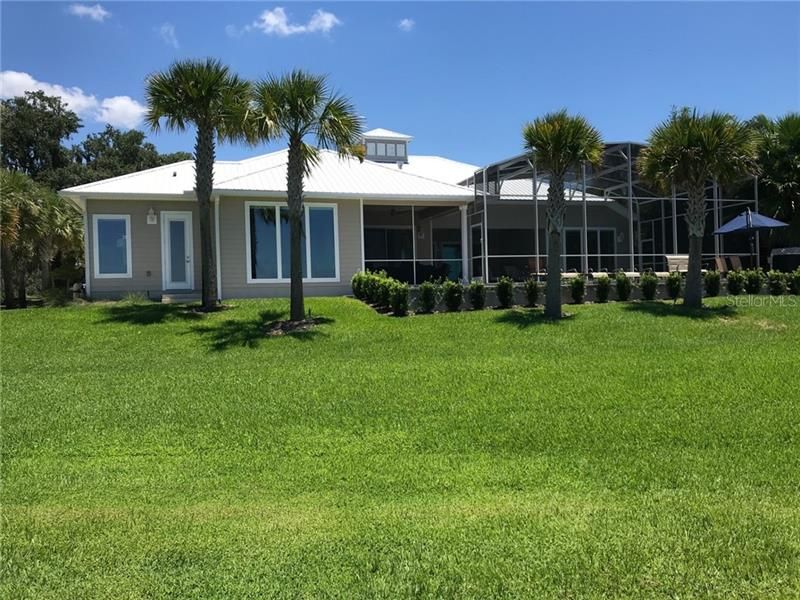 Recently Sold: $1,095,000 (5 beds, 3 baths, 3262 Square Feet)