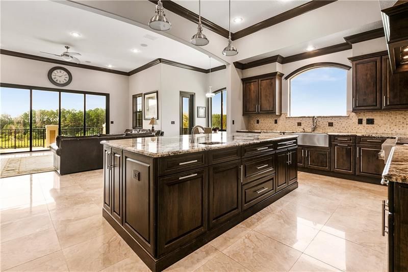 Recently Sold: $1,250,000 (5 beds, 6 baths, 5316 Square Feet)