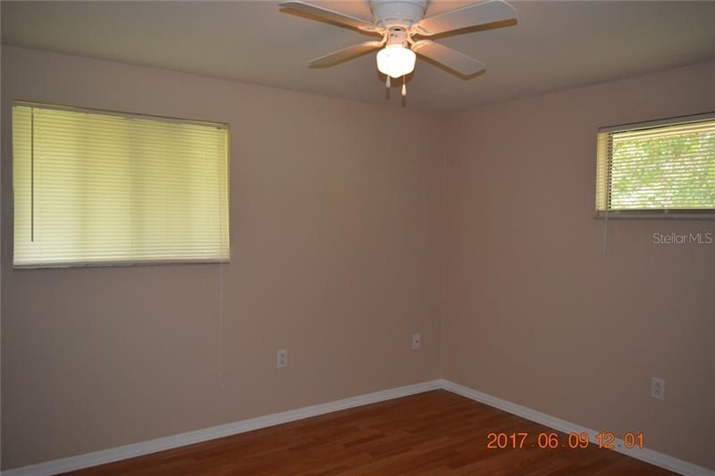 Recently Rented: $950 (3 beds, 1 baths, 1068 Square Feet)