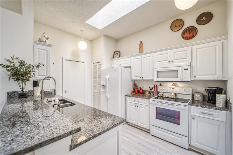 Recently Sold: $144,900 (2 beds, 2 baths, 1125 Square Feet)