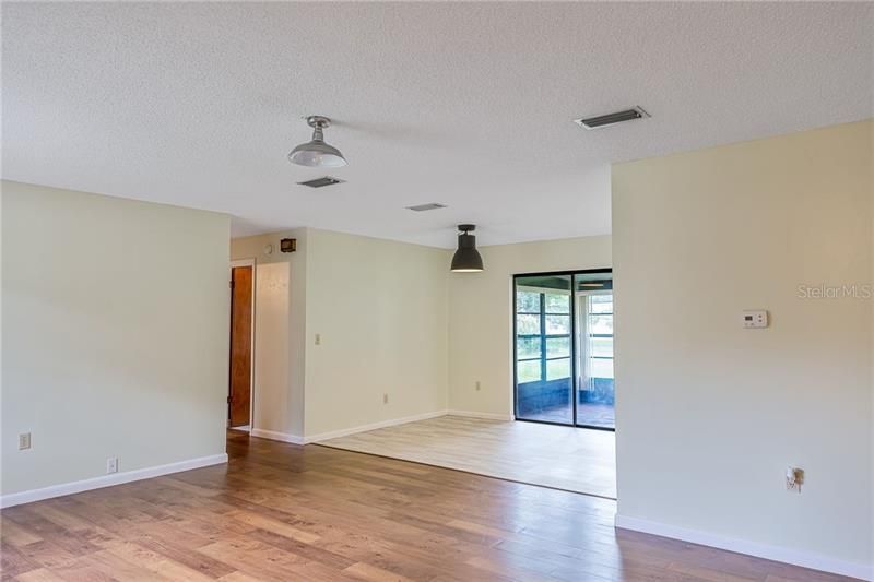 Recently Sold: $135,000 (2 beds, 2 baths, 1014 Square Feet)