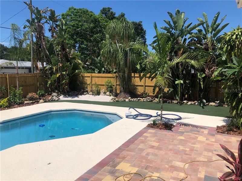 Recently Sold: $355,000 (3 beds, 2 baths, 1286 Square Feet)