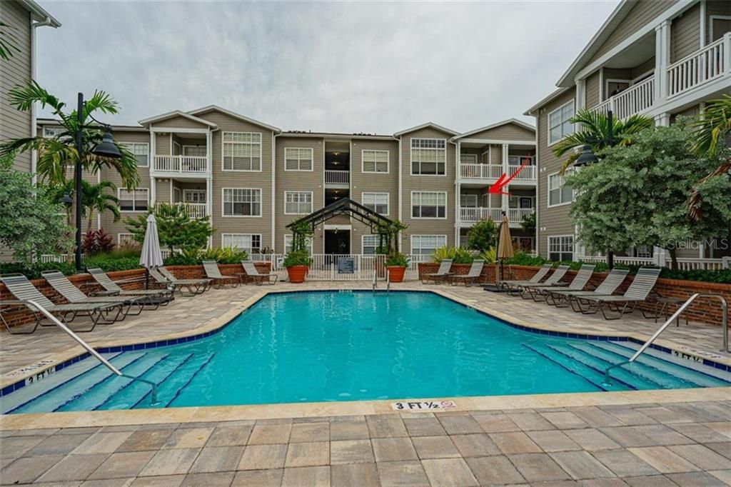 Recently Sold: $415,000 (2 beds, 2 baths, 938 Square Feet)