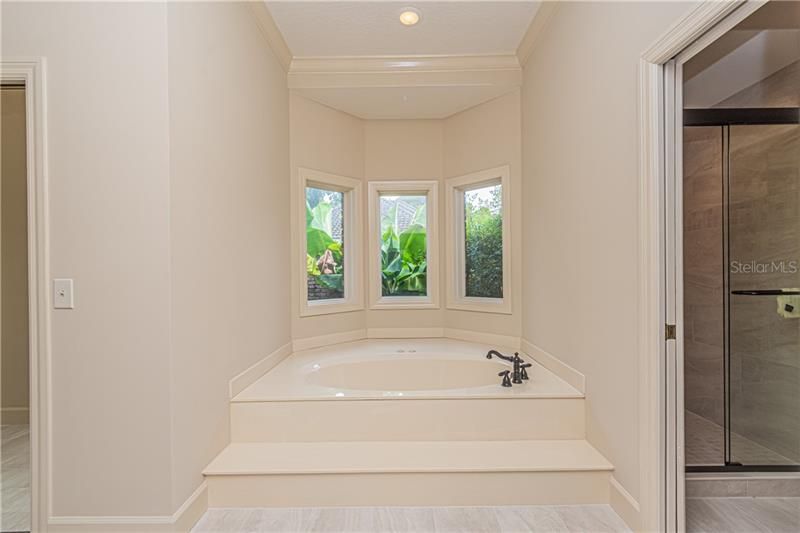 Недавно продано: $639,000 (5 спален, 4 ванн, 3740 Квадратных фут)