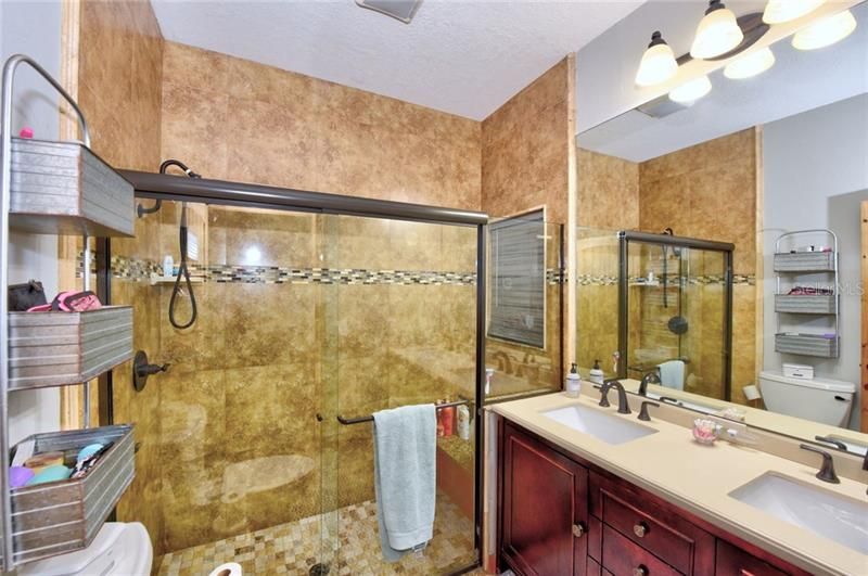 最近售出: $775,000 (2 贝兹, 2 浴室, 1247 平方英尺)