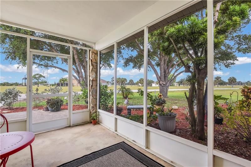 Spacious Screened Front Entry