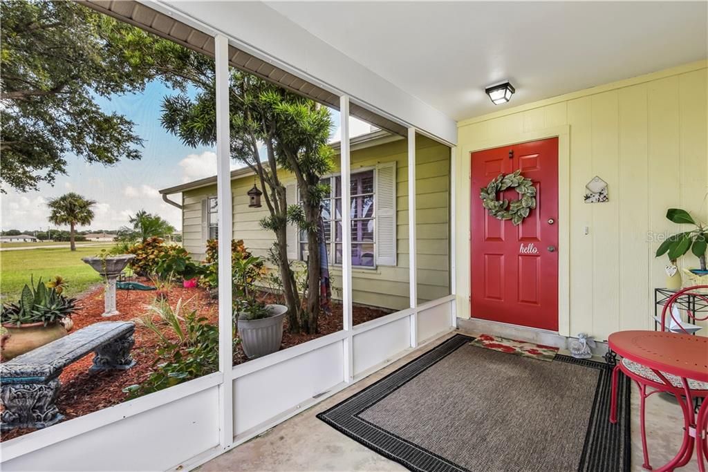 Spacious Screened Front Entry