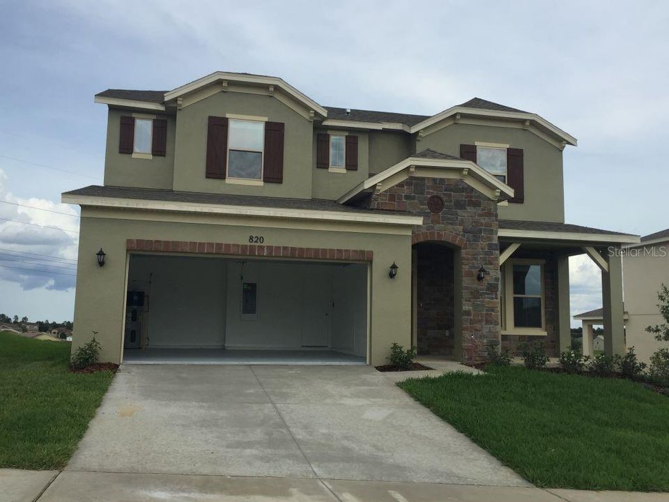 Recently Sold: $325,000 (4 beds, 2 baths, 2740 Square Feet)