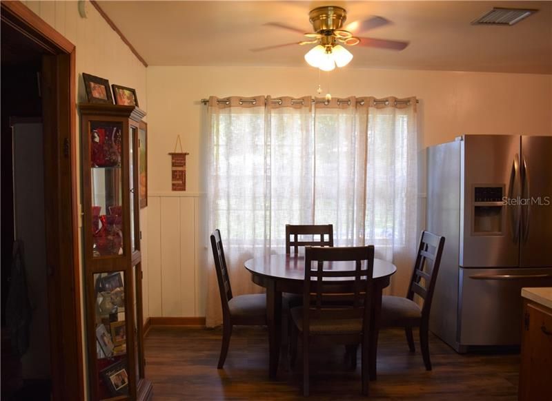 Recently Sold: $137,000 (2 beds, 1 baths, 1212 Square Feet)