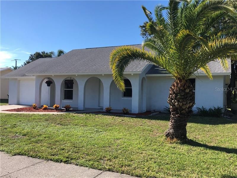 Recently Sold: $220,000 (2 beds, 2 baths, 1303 Square Feet)