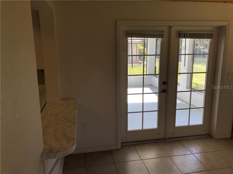 Vendido Recientemente: $220,000 (2 camas, 2 baños, 1303 Pies cuadrados)