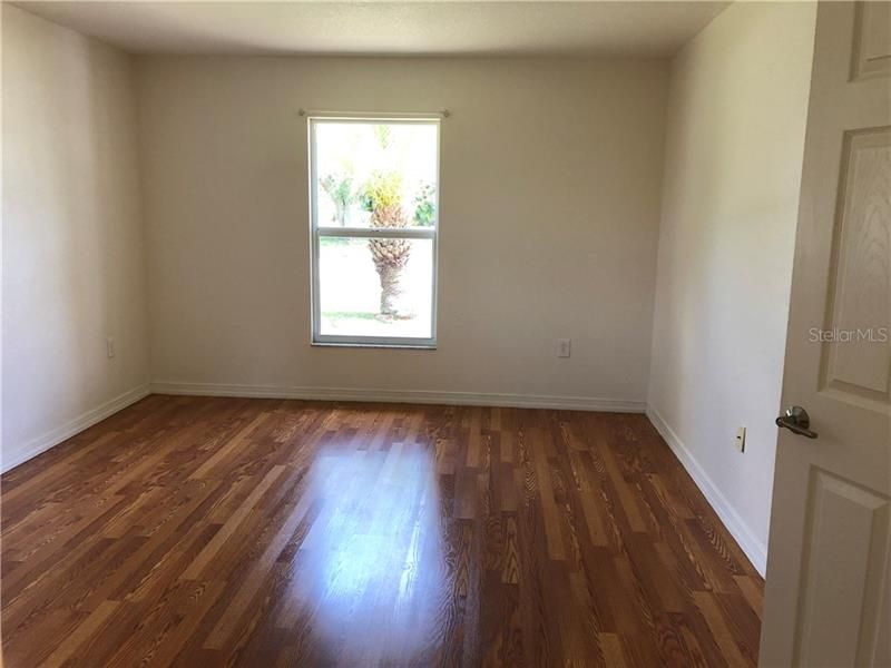 Recently Sold: $220,000 (2 beds, 2 baths, 1303 Square Feet)