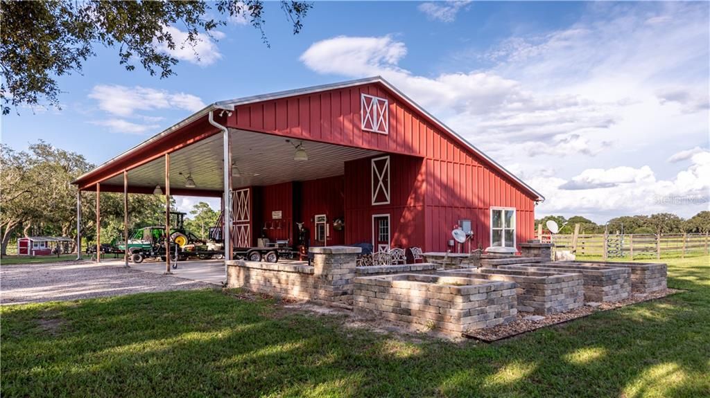 Recently Sold: $550,000 (2 beds, 1 baths, 1341 Square Feet)