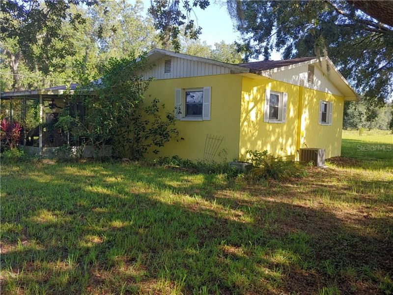 Recently Sold: $130,000 (2 beds, 1 baths, 1200 Square Feet)
