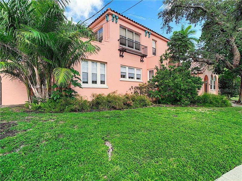 Recently Sold: $600,000 (3 beds, 2 baths, 2617 Square Feet)