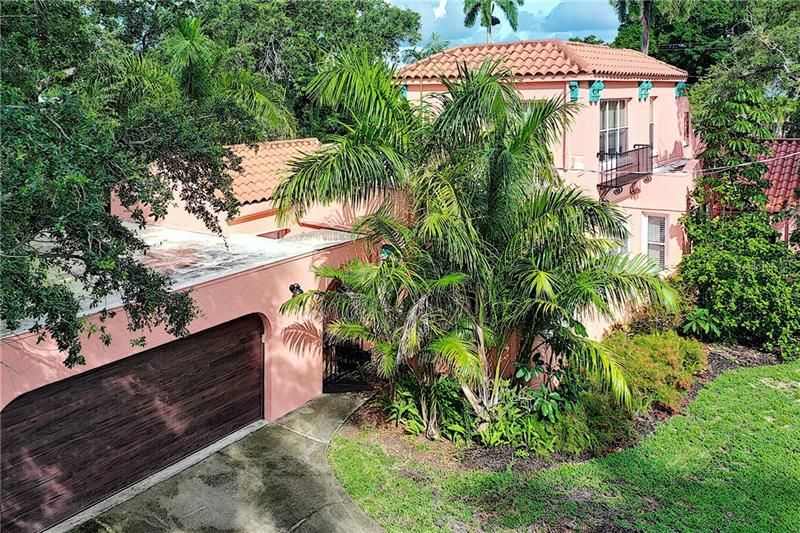 Recently Sold: $600,000 (3 beds, 2 baths, 2617 Square Feet)