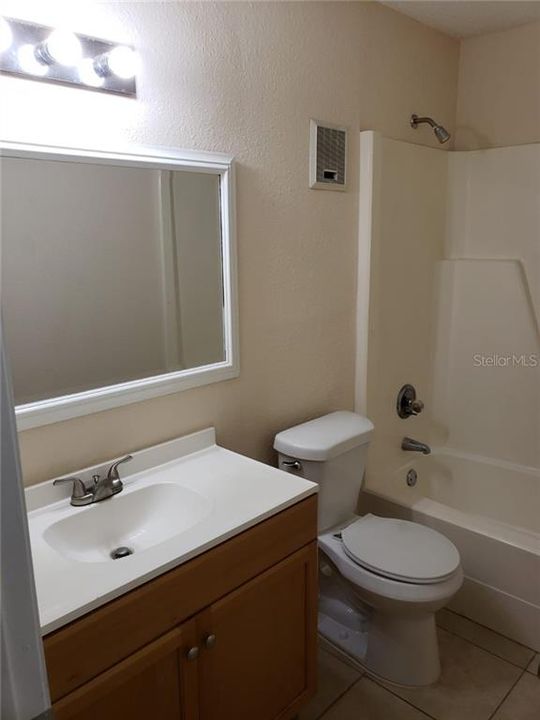 Недавно арендовано: $750 (2 спален, 1 ванн, 800 Квадратных фут)