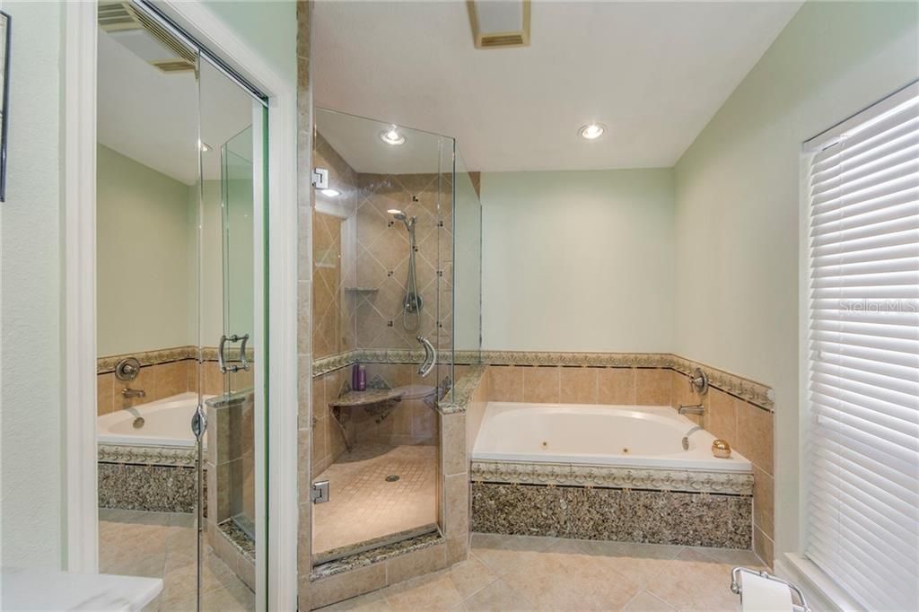 最近售出: $459,000 (3 贝兹, 2 浴室, 2130 平方英尺)