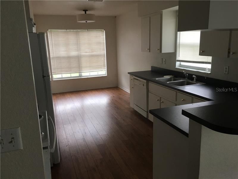 Recently Rented: $1,100 (3 beds, 2 baths, 1513 Square Feet)