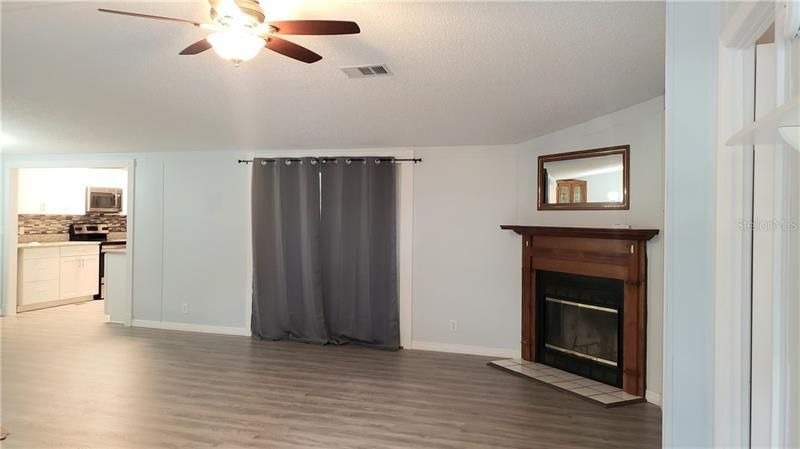 Recently Sold: $145,000 (3 beds, 2 baths, 1572 Square Feet)