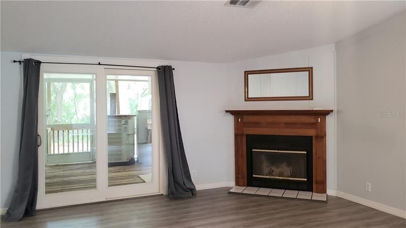 Recently Sold: $145,000 (3 beds, 2 baths, 1572 Square Feet)