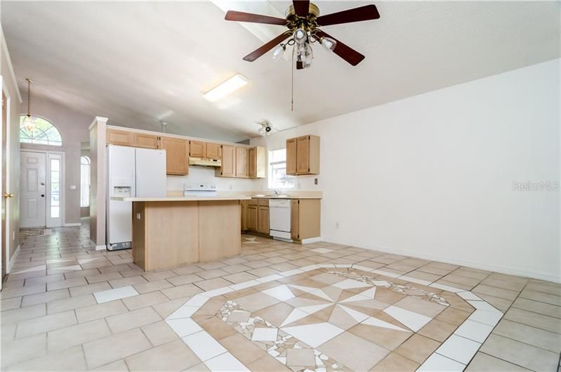 Recently Sold: $265,000 (3 beds, 2 baths, 1585 Square Feet)