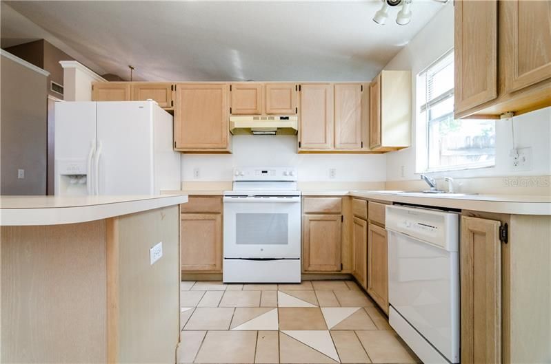 Recently Sold: $265,000 (3 beds, 2 baths, 1585 Square Feet)