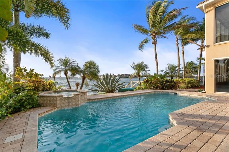 Recently Sold: $1,350,000 (4 beds, 4 baths, 4107 Square Feet)