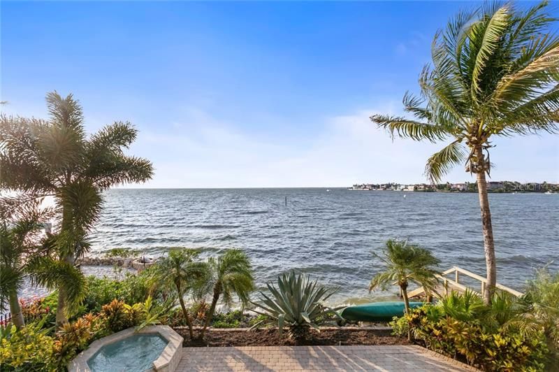 Recently Sold: $1,350,000 (4 beds, 4 baths, 4107 Square Feet)
