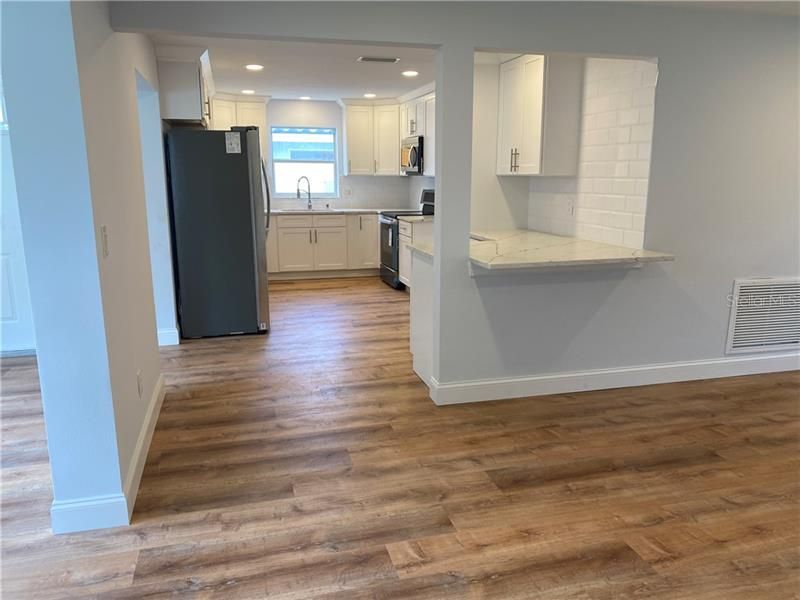 Recently Sold: $299,000 (2 beds, 1 baths, 1210 Square Feet)