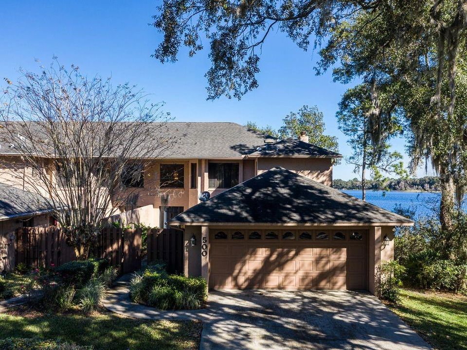 最近租的: $2,495 (4 贝兹, 4 浴室, 2658 平方英尺)