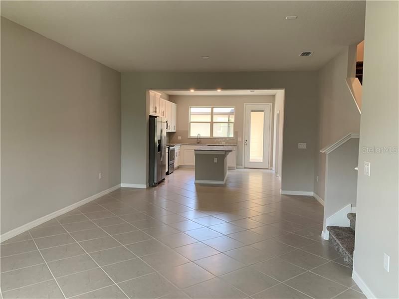 Recently Rented: $1,850 (3 beds, 2 baths, 1652 Square Feet)
