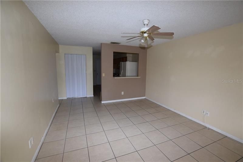 Recently Rented: $850 (2 beds, 1 baths, 881 Square Feet)