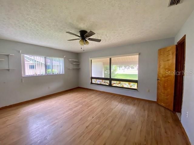 Recently Sold: $135,270 (3 beds, 2 baths, 1736 Square Feet)