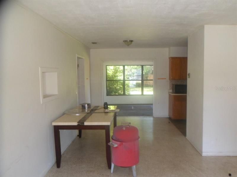 Recently Sold: $99,000 (2 beds, 1 baths, 1124 Square Feet)