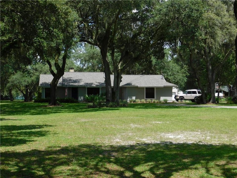 最近售出: $330,000 (3 贝兹, 2 浴室, 2054 平方英尺)