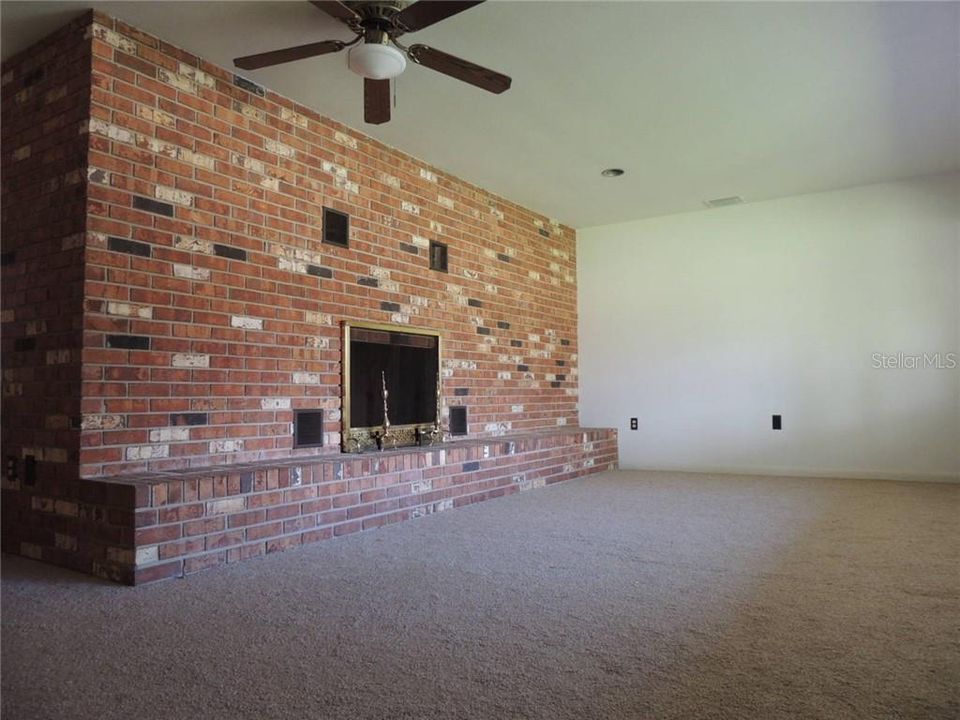 Recently Rented: $1,200 (2 beds, 1 baths, 1161 Square Feet)