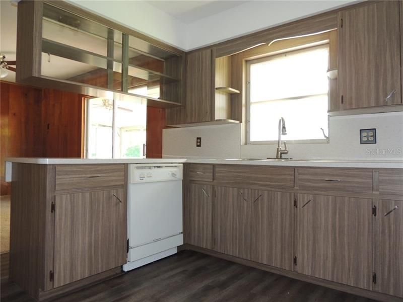 Recently Rented: $1,200 (2 beds, 1 baths, 1161 Square Feet)