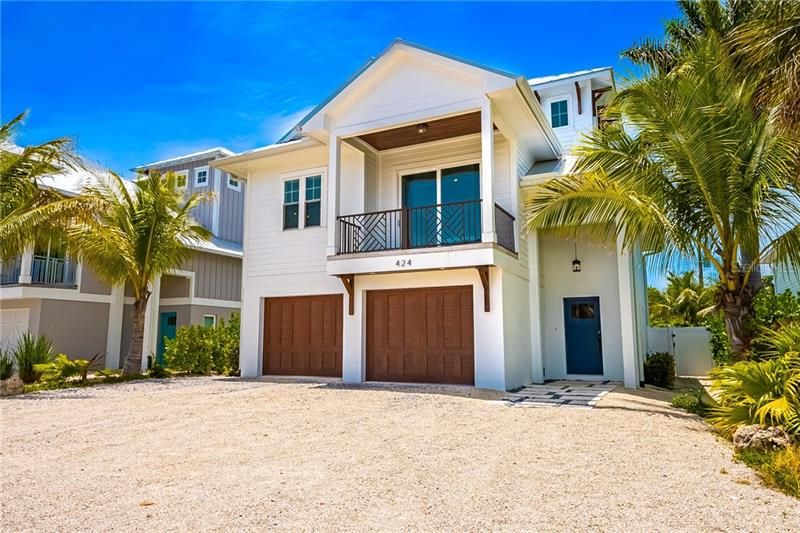 Recently Sold: $1,699,000 (4 beds, 4 baths, 2675 Square Feet)