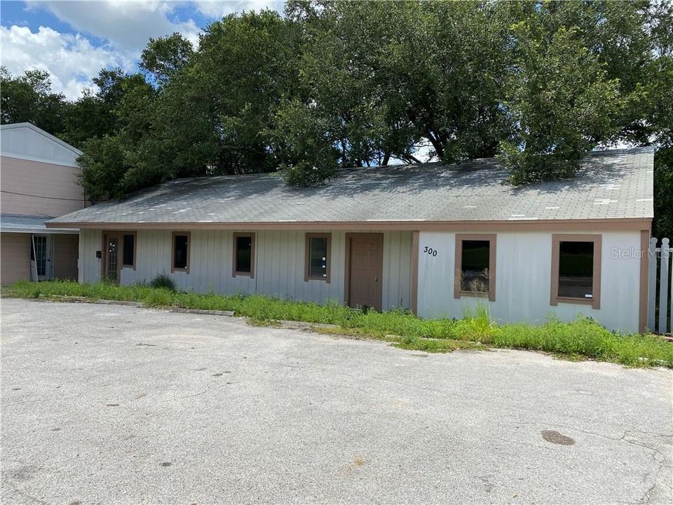 Middle Building Suite A & B with office suites