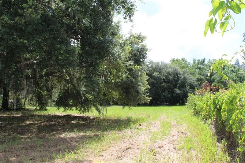 Vendido Recientemente: $35,000 (1.26 acres)