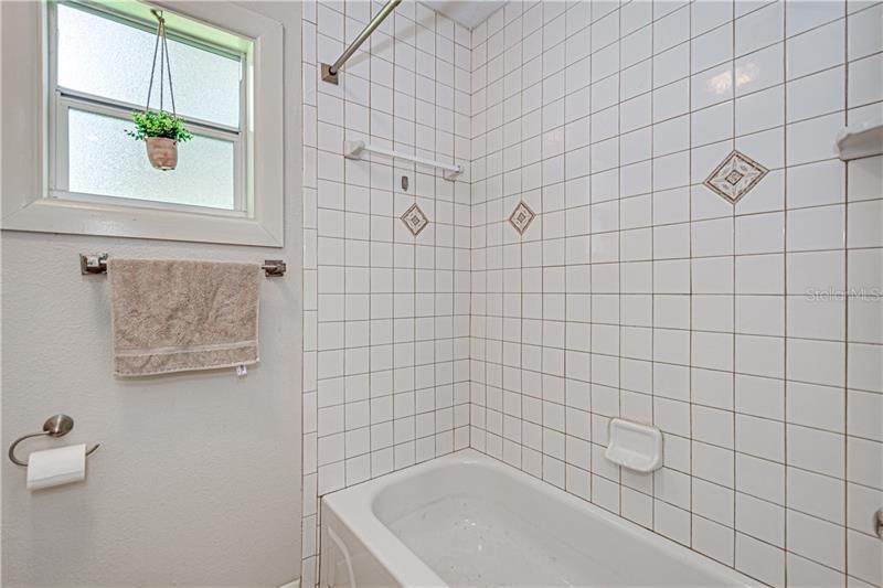 最近售出: $209,000 (3 贝兹, 2 浴室, 1706 平方英尺)