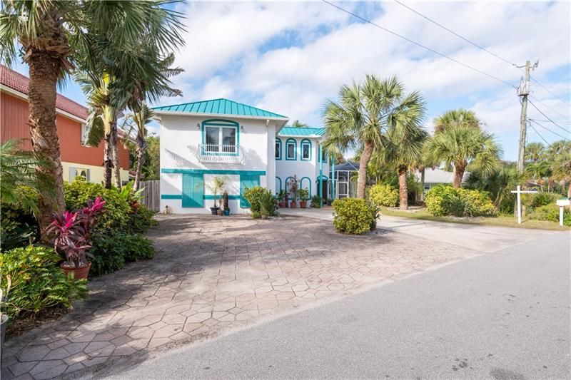 Recently Sold: $450,000 (3 beds, 3 baths, 1852 Square Feet)
