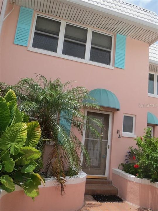 Recently Rented: $3,000 (2 beds, 2 baths, 1230 Square Feet)